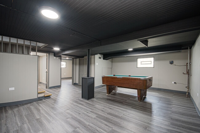 Building Photo - 5533 S Menard Ave