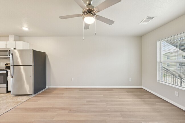 Building Photo - 254 Plez Morgan Dr