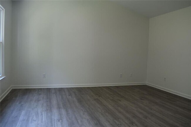 Building Photo - 10680 Glenbarr Dr