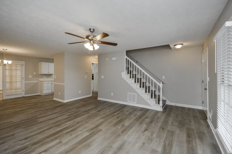 Building Photo - 9245 Tara Dr SW