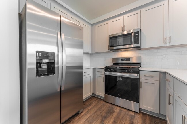 Building Photo - 390 Freestall Dr