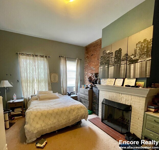 Building Photo - 15 Stearns Rd