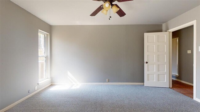 Building Photo - 12618 Misty Valley Dr