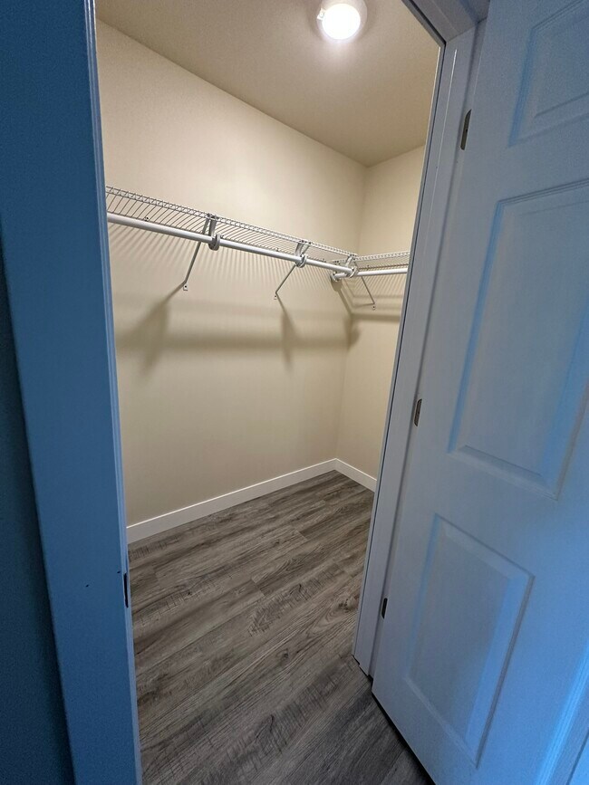 Building Photo - Valley View Estates C