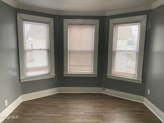 Building Photo - 1130 Pleasant St