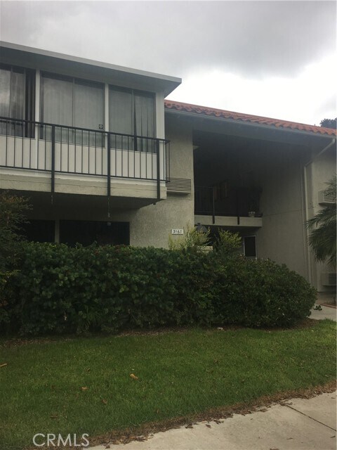 Building Photo - 3167 Via Vista