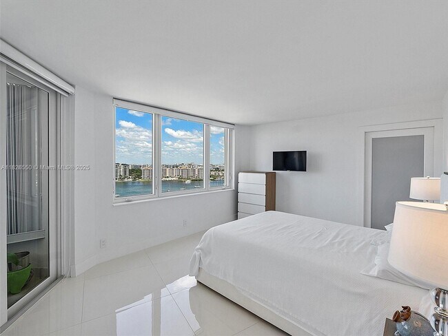 Building Photo - 550 S Ocean Blvd