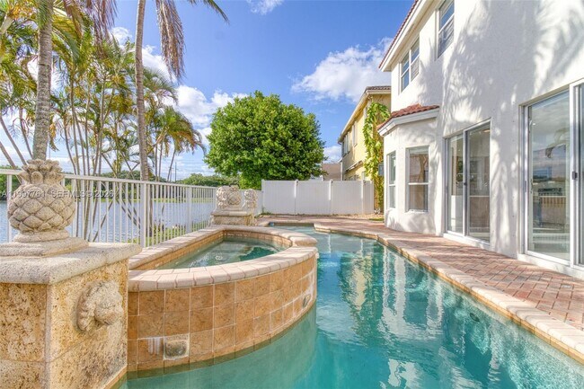 Building Photo - 5363 SW 38th Ave