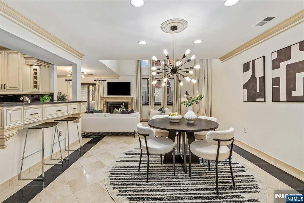 Building Photo - 750 Mainsail Ln