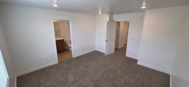 Building Photo - 4335 N 325 E