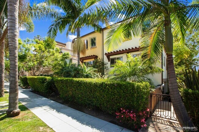 Building Photo - 7538 Draper Ave