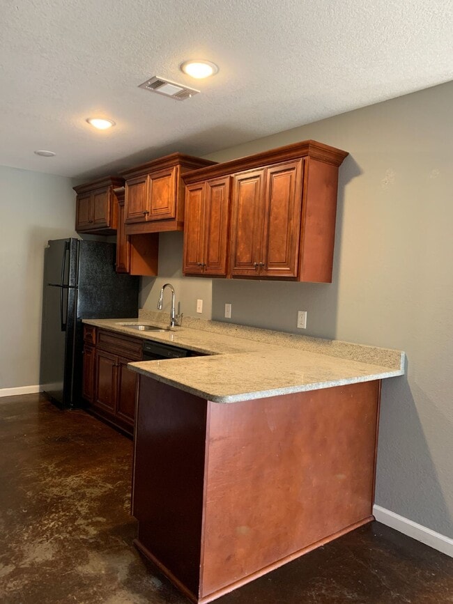 Building Photo - "Charming 2-Bedroom Gem with Granite Elegance in Brookland – 940 Sq Ft of Comfort at 207 S. Holman!"
