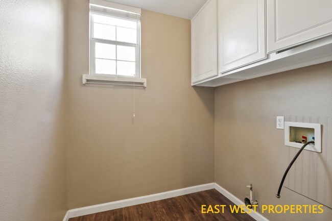 Building Photo - 2945 Schwendeman Ave