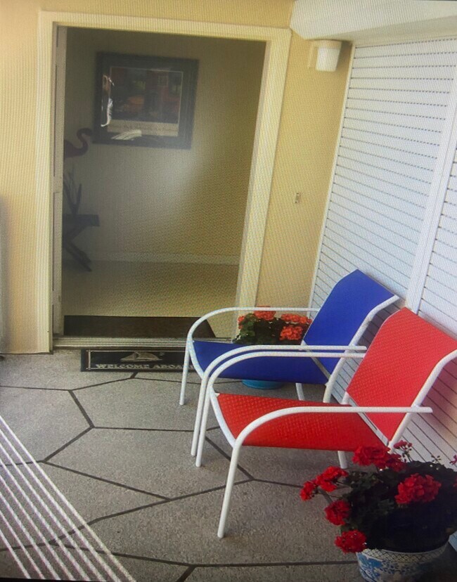 Primary Photo - 7300 Sun Island Dr S