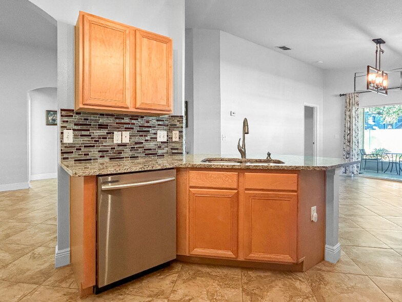 Building Photo - 12514 Sophiamarie Loop