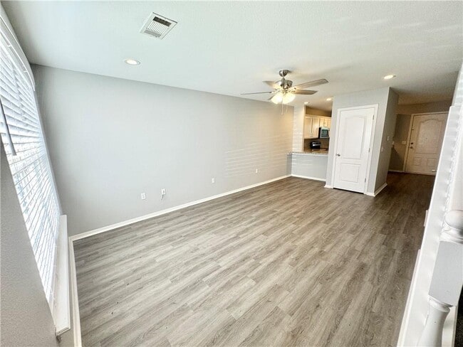 Building Photo - 1428 W Netherland Way