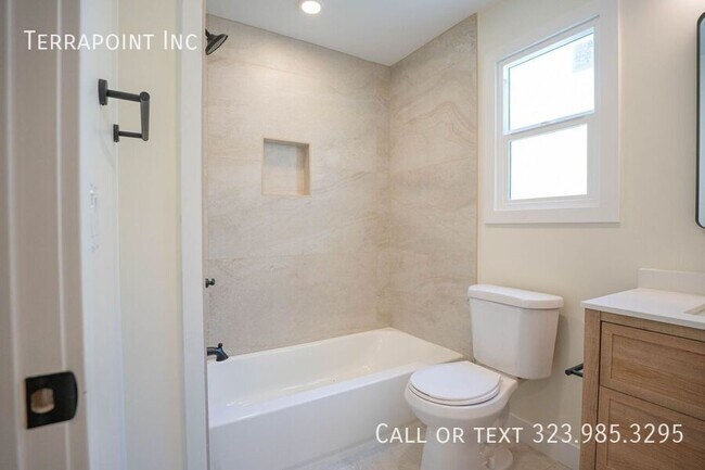 Building Photo - 1038 Westmoreland Ave