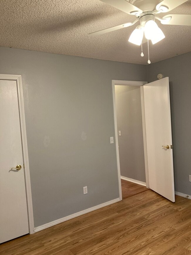 Building Photo - Nice Claremore 3/2/2 Home in Greenbrier Ad...