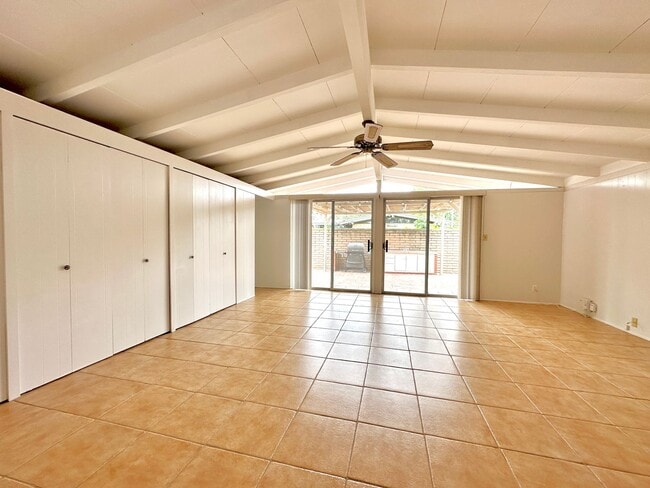 Building Photo - Three bedroom Cliff May Home
