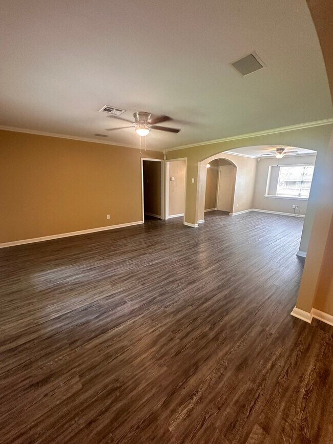 Primary Photo - 5830 Effingham Dr