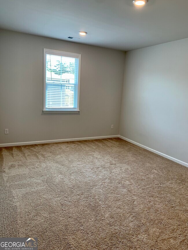 Building Photo - 600 Cunninghame Ct