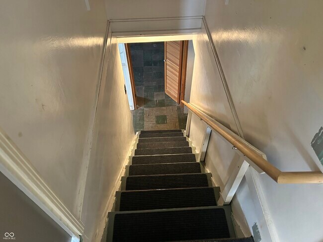 Building Photo - 472 N 17th St