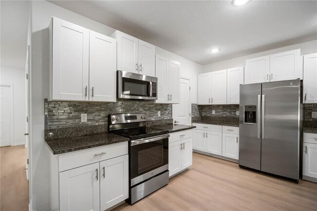 Building Photo - 1420 Tahitian Sunrise Dr