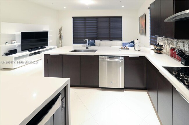 Building Photo - 10501 NW 66th St