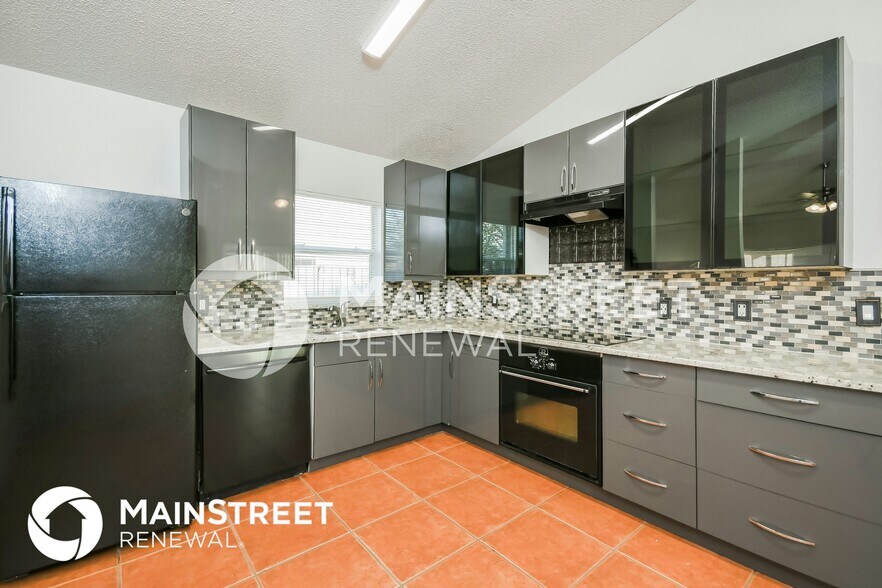 Building Photo - 9751 Red Clover Ave