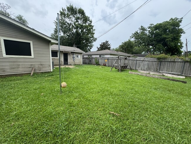 Building Photo - 3608 Edgemont Dr