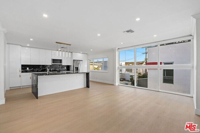 Building Photo - 1223 23rd St