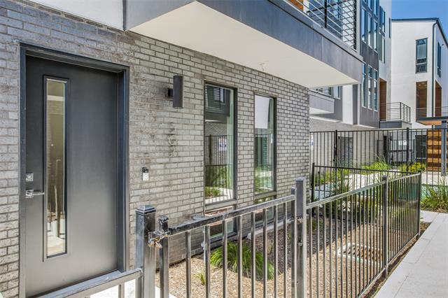 Building Photo - 2180 Bennett Ave