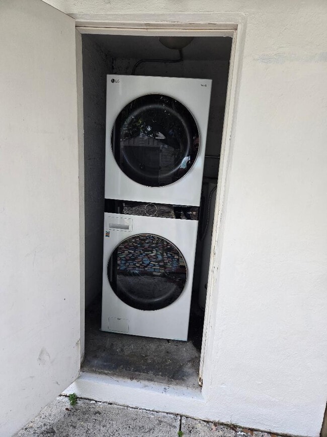 Building Photo - 5715 NW 6th Ave