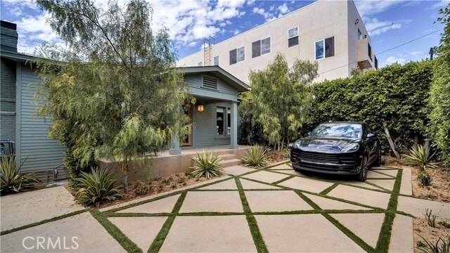 Building Photo - 1351 Seward St