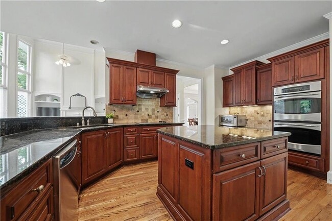 Building Photo - 2260 Bent Creek Manor