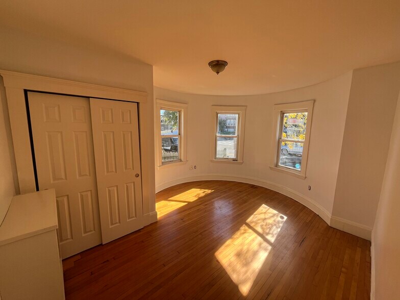 Building Photo - 420 Talbot Ave