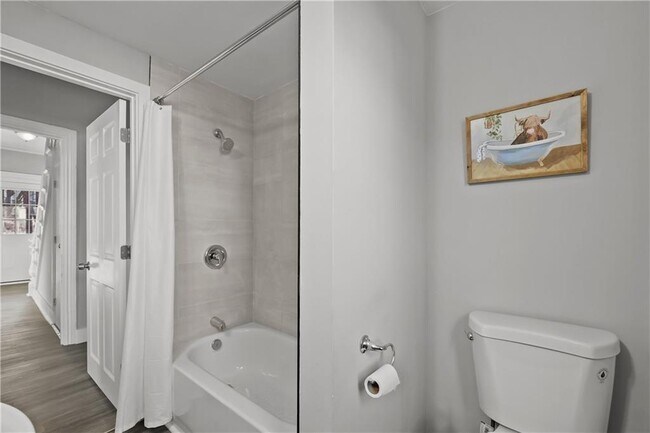 Building Photo - 40 Jenkins St