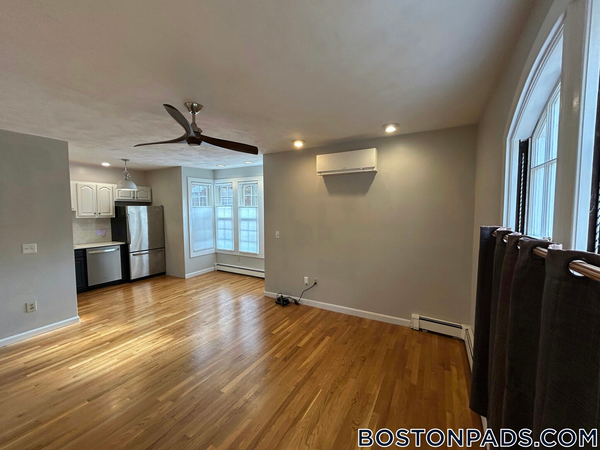 Building Photo - 120 Highland St