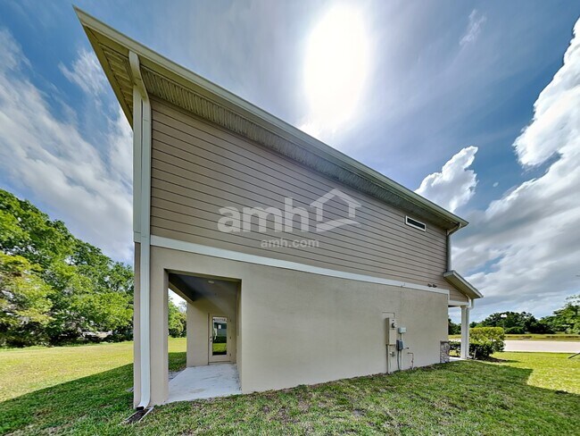 Building Photo - 2004 Pirie Pl