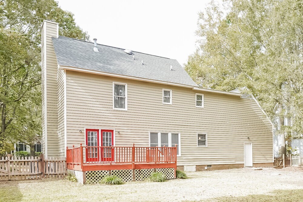 Building Photo - 212 Sleepy Creek Dr