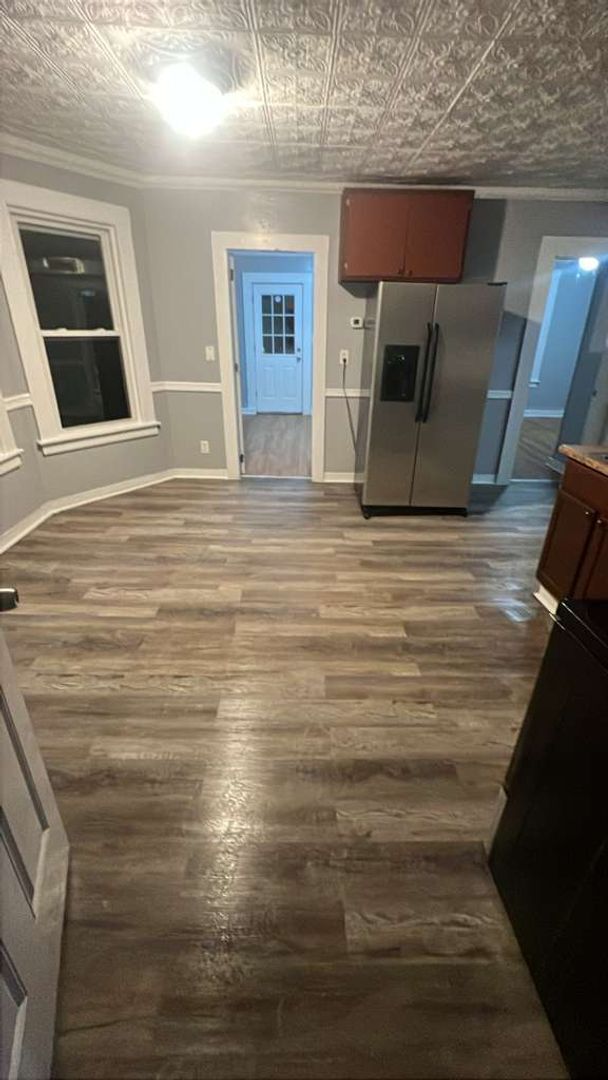 Primary Photo - 116 Willow St