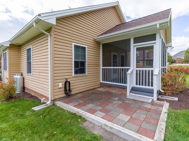 Building Photo - 2616 Greenport Dr