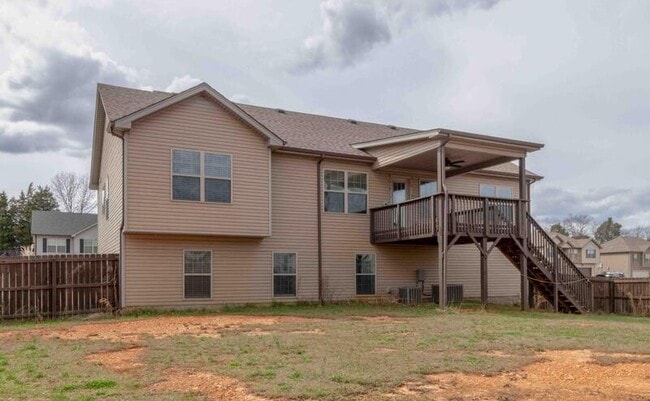 Building Photo - 1063 Freedom Dr