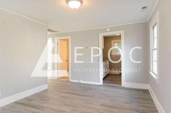 Building Photo - 909 Grant St