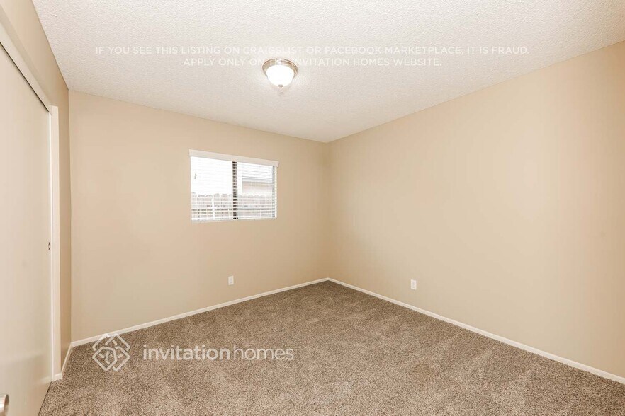 Building Photo - 2878 N Acacia Ave