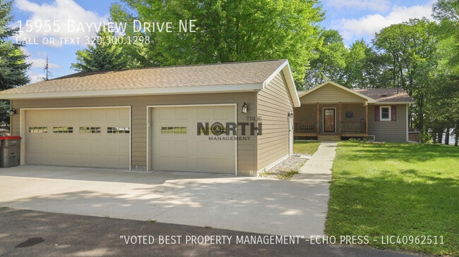 Building Photo - 15955 Bayview Dr NE
