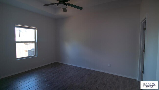 Building Photo - 312 E Magnolia Ave