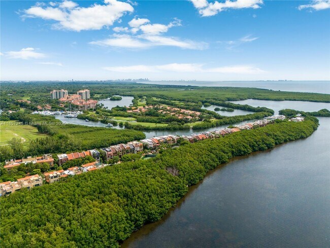 Building Photo - 6100 Paradise Point Dr