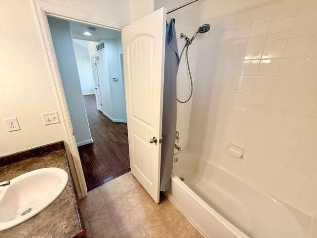 Building Photo - Well Maintained 4 Bed, 3 Bath Home in Anderson Farm!