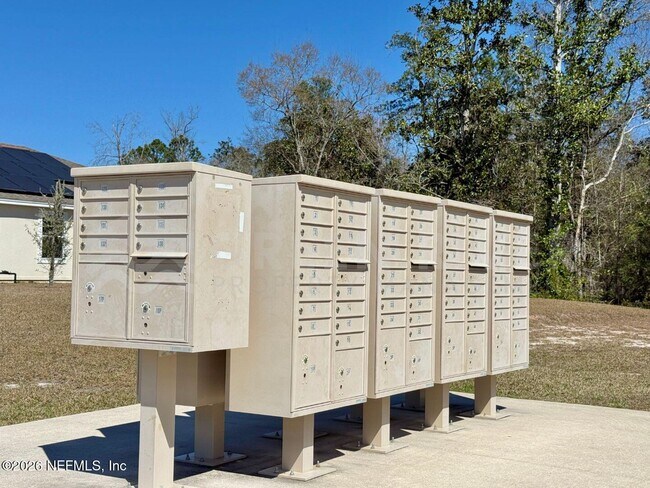 Building Photo - 8704 Lake George Cir W